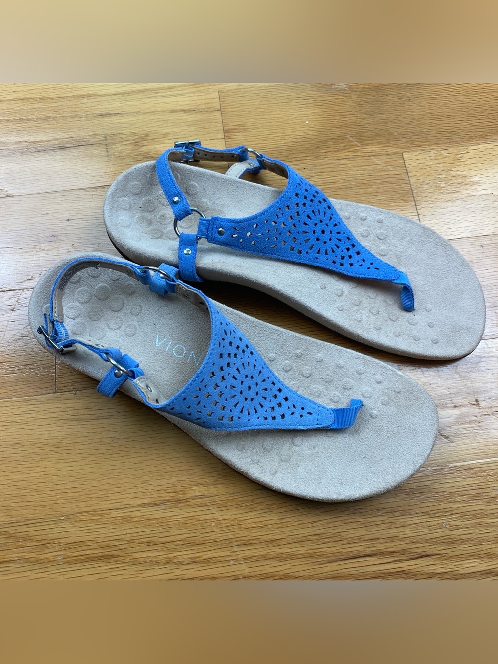 Vionic Kirra Perforated suede Backstrap thong sandal Periwinkle Blue Size 8.5